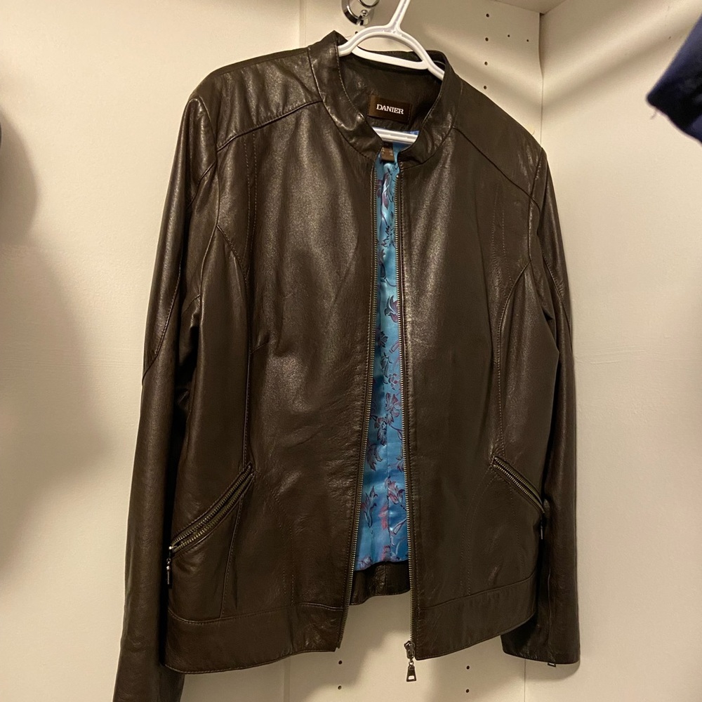 Danier vintage leather jacket - Picture 5 of 10